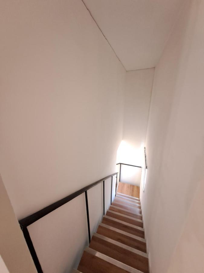 Fellini E La Nave Va Loft Apartment Haifa Israel